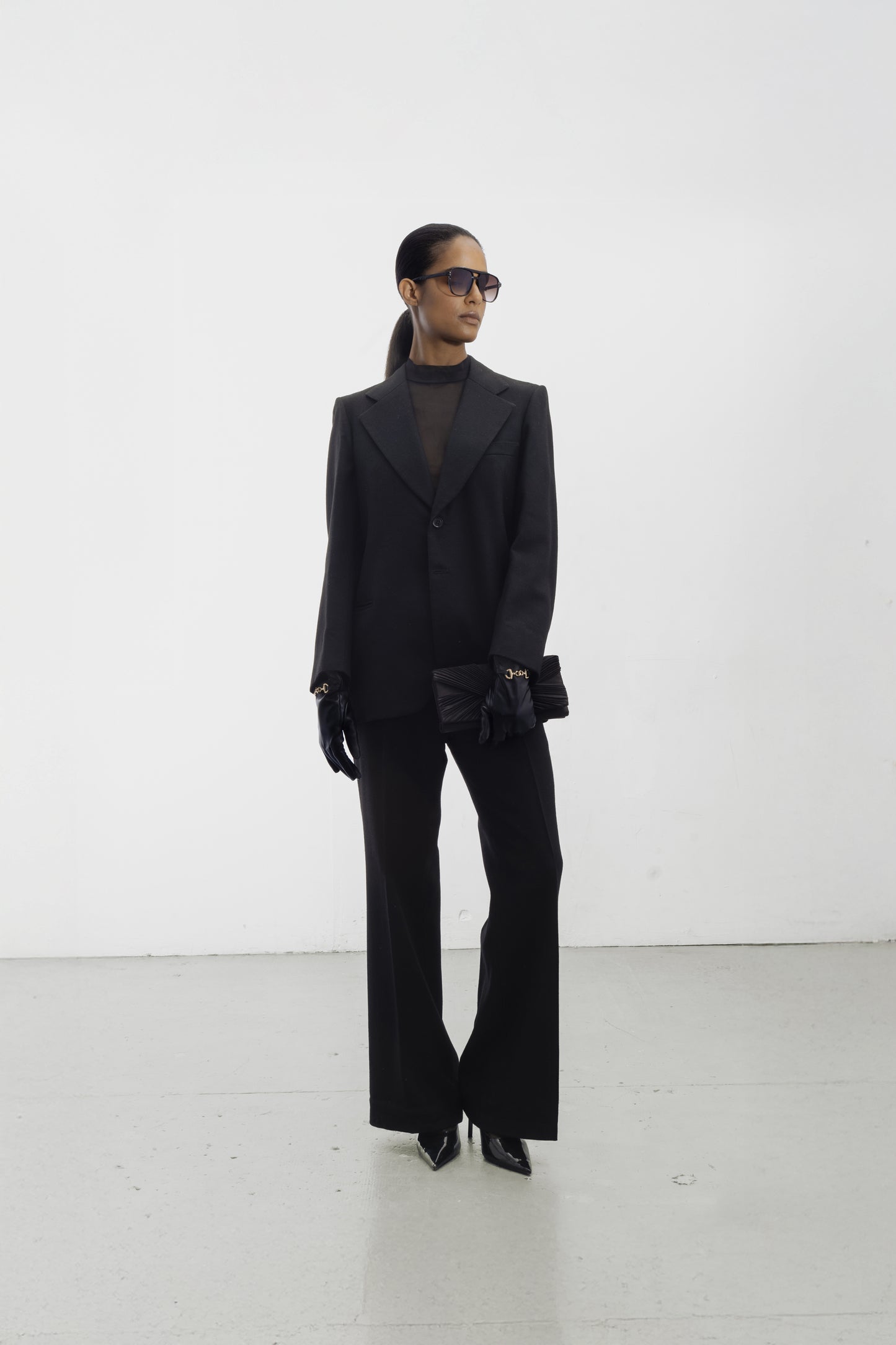 Costume noir en laine