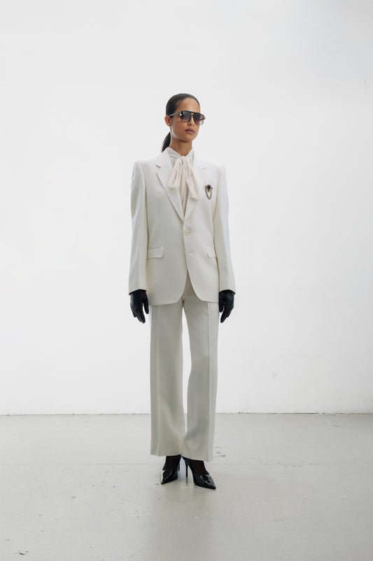 Costume blanc en soie sauvage