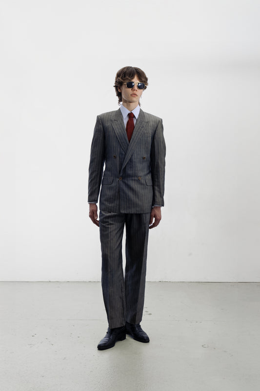 Costume croisé en soie