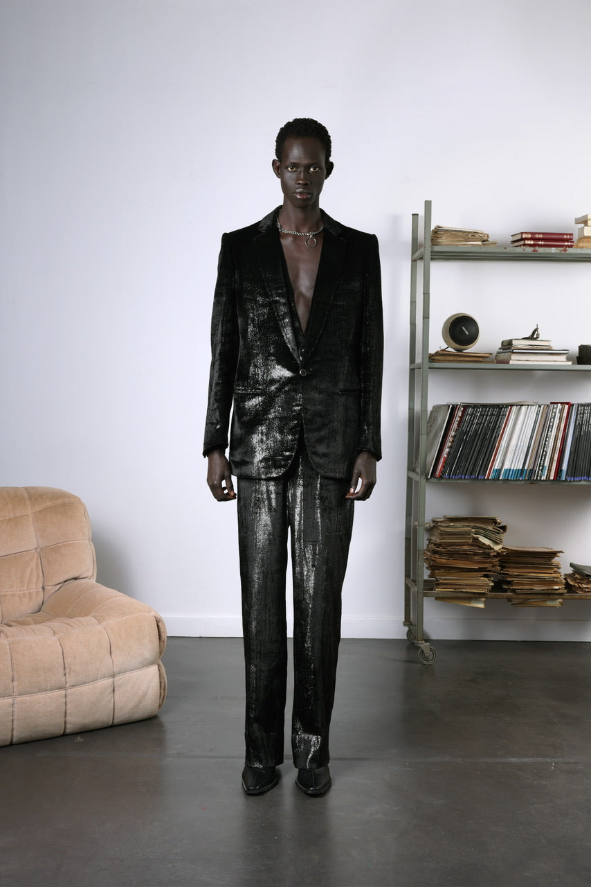 Costume droit brillant