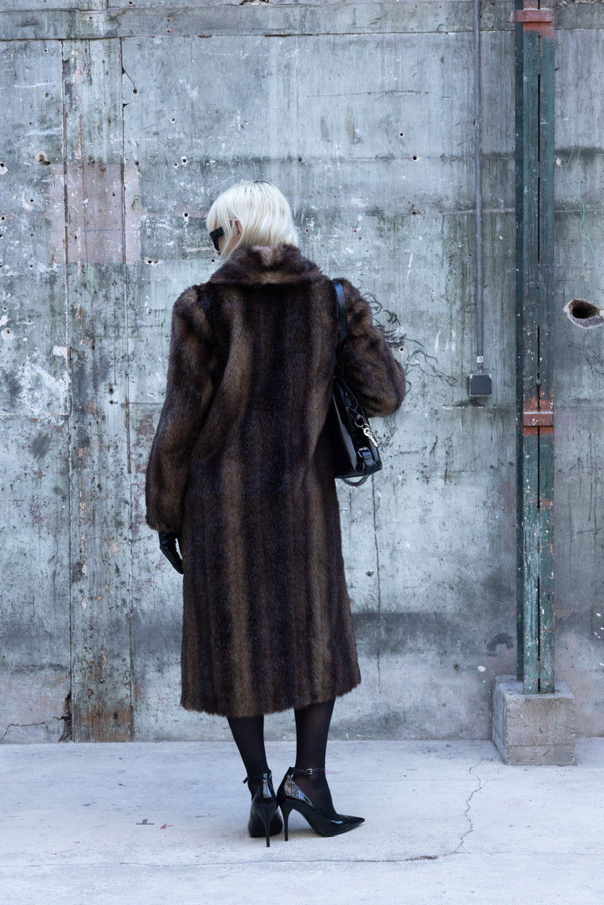 Manteau en fausse fourrure